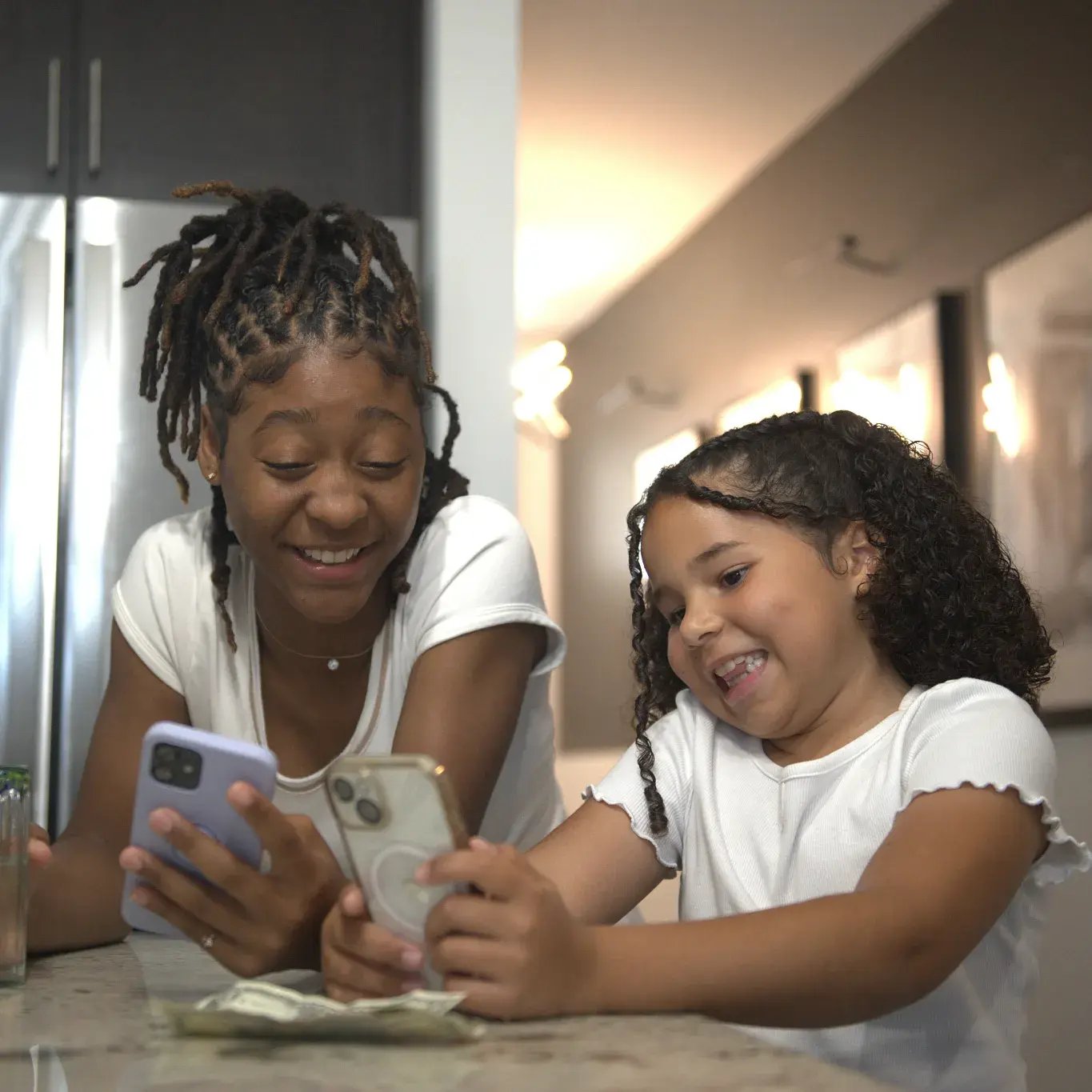 Lemonade Stand Shoot-mother-daughter-mobile