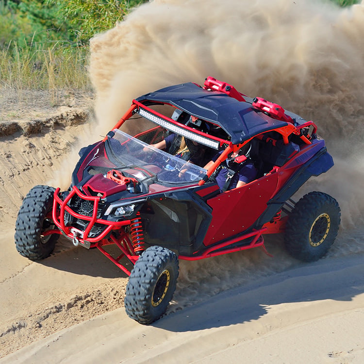 UTV-Driving-Desert