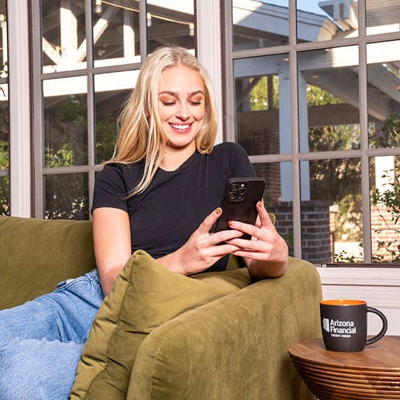 women-on-phone-with-mug